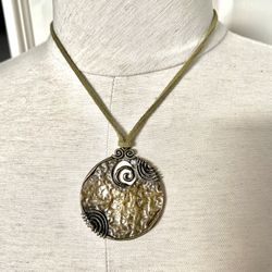 Green Circle Pendant Necklace 