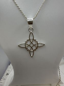 925 Sterling Silver Witches knot 20” Small Tinny Chain Cadena Y Dije De Plata Nudo De Brujas 20” Pulgadas 