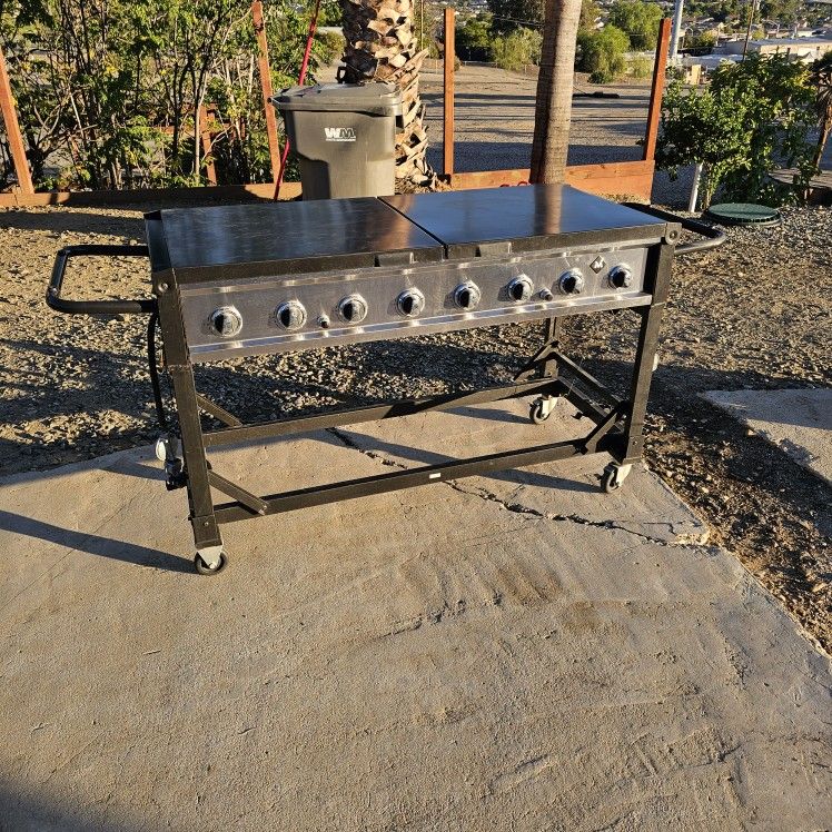 Member's Mark 8-Burner event gas grill