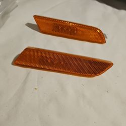 17 Rh& Lh Audi Q3 8U  Side Marker