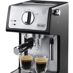 De Longhi 15 bar espresso machine with milk frother