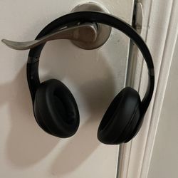 Beats - Studio Pro - Wireless Noise Cancelling Over-the-Ear Headphones - Black