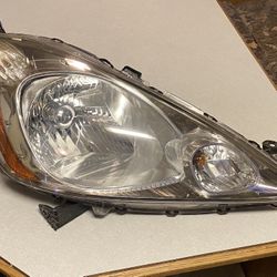 2009-2013 Honda Fit Passenger Side Headlight