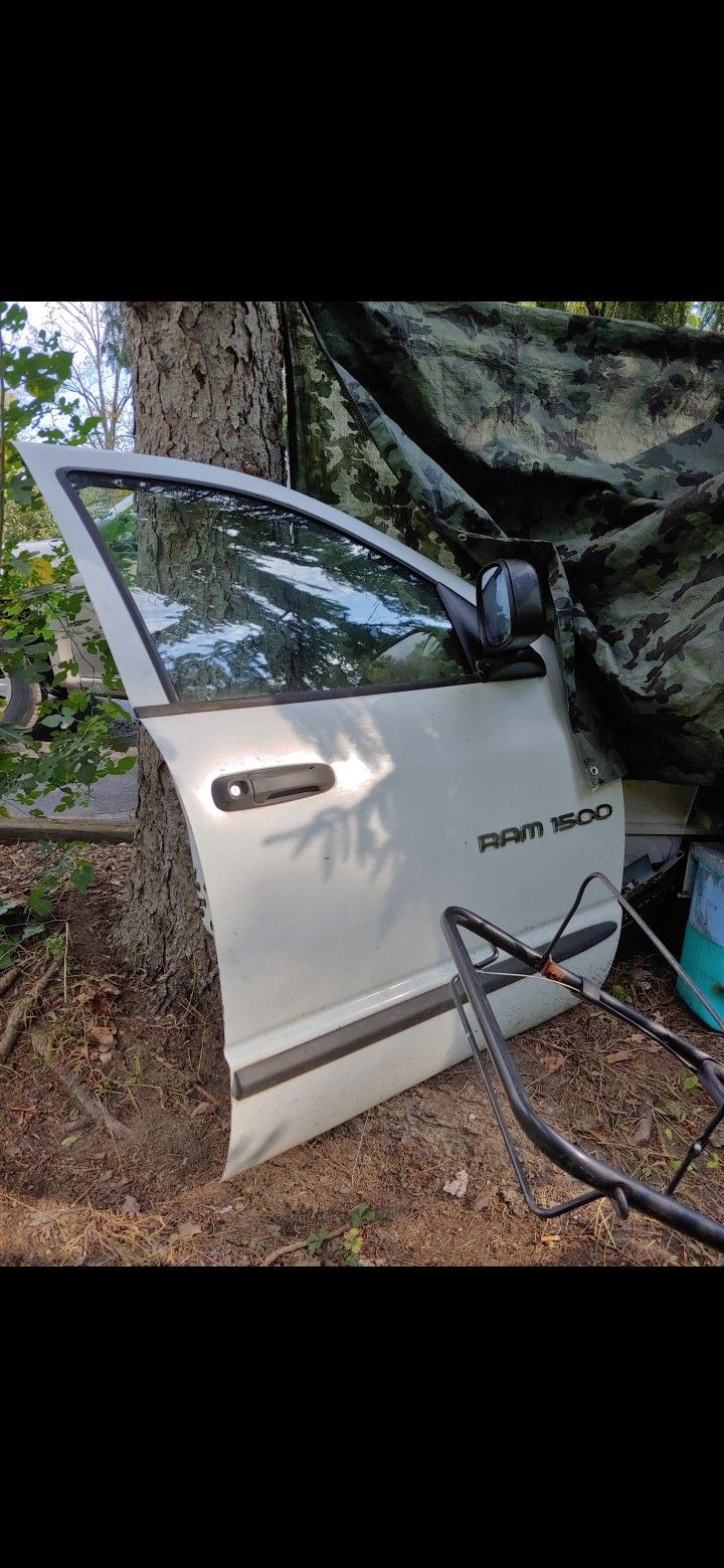 Dodge Ram 1500 Passenger Door