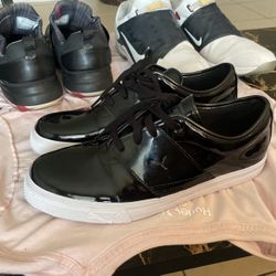 Mens Size 11 Puma Casual Sneakers 