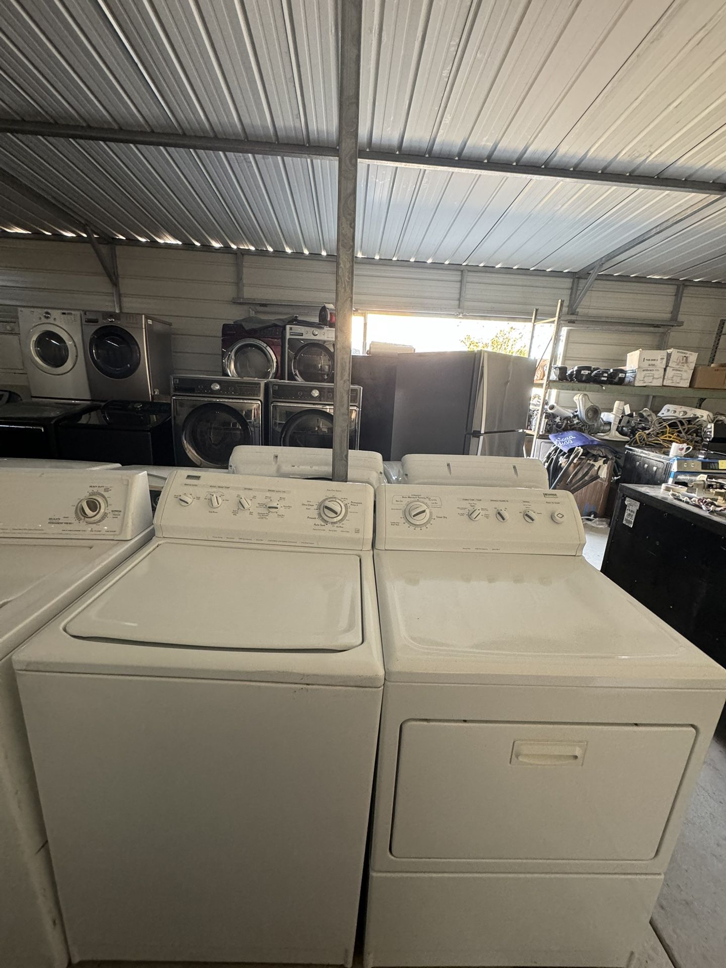 Large Capacity Kenmore Washer & Gas Dryer Set 
