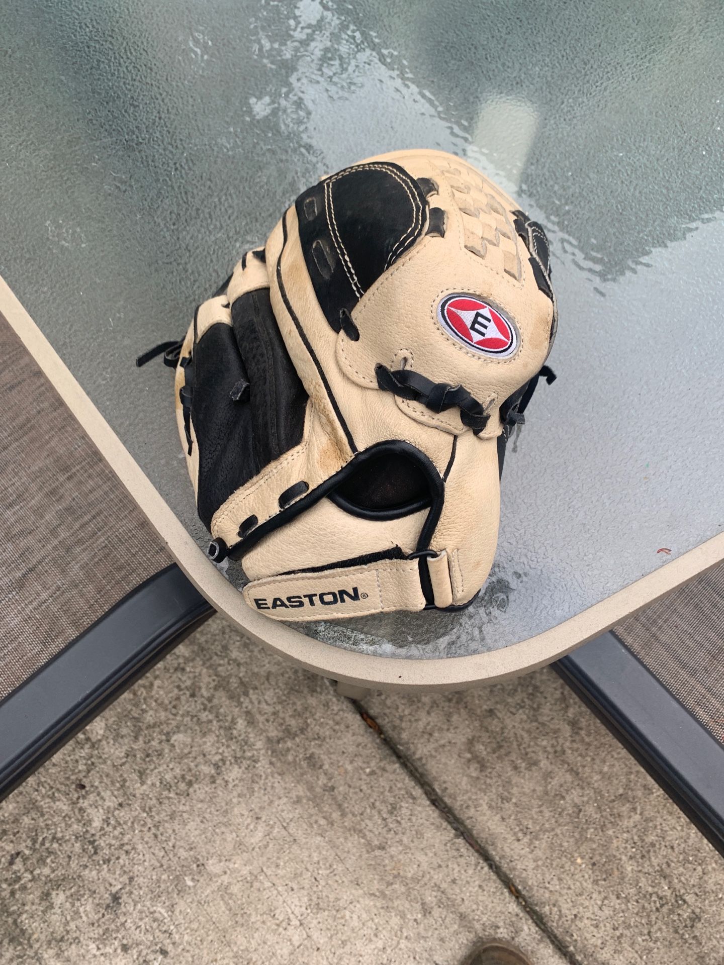 Easton baseball Glove