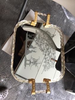 Gold mirrored tray with laser etching