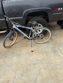 Huffy Highland 26 inch five speed bike.