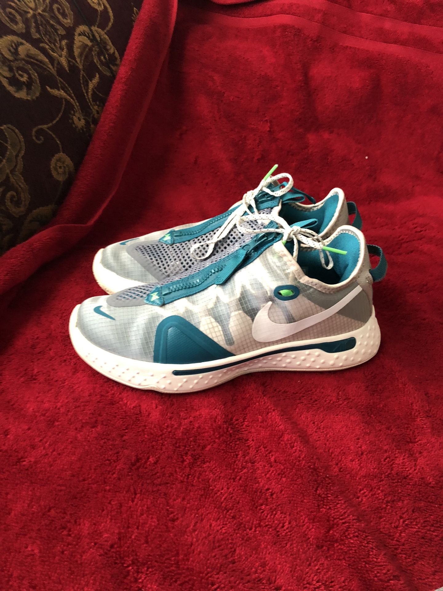 Mens Nike Teal Basketball Shoes Size 9 for Sale in San Diego, CA OfferUp