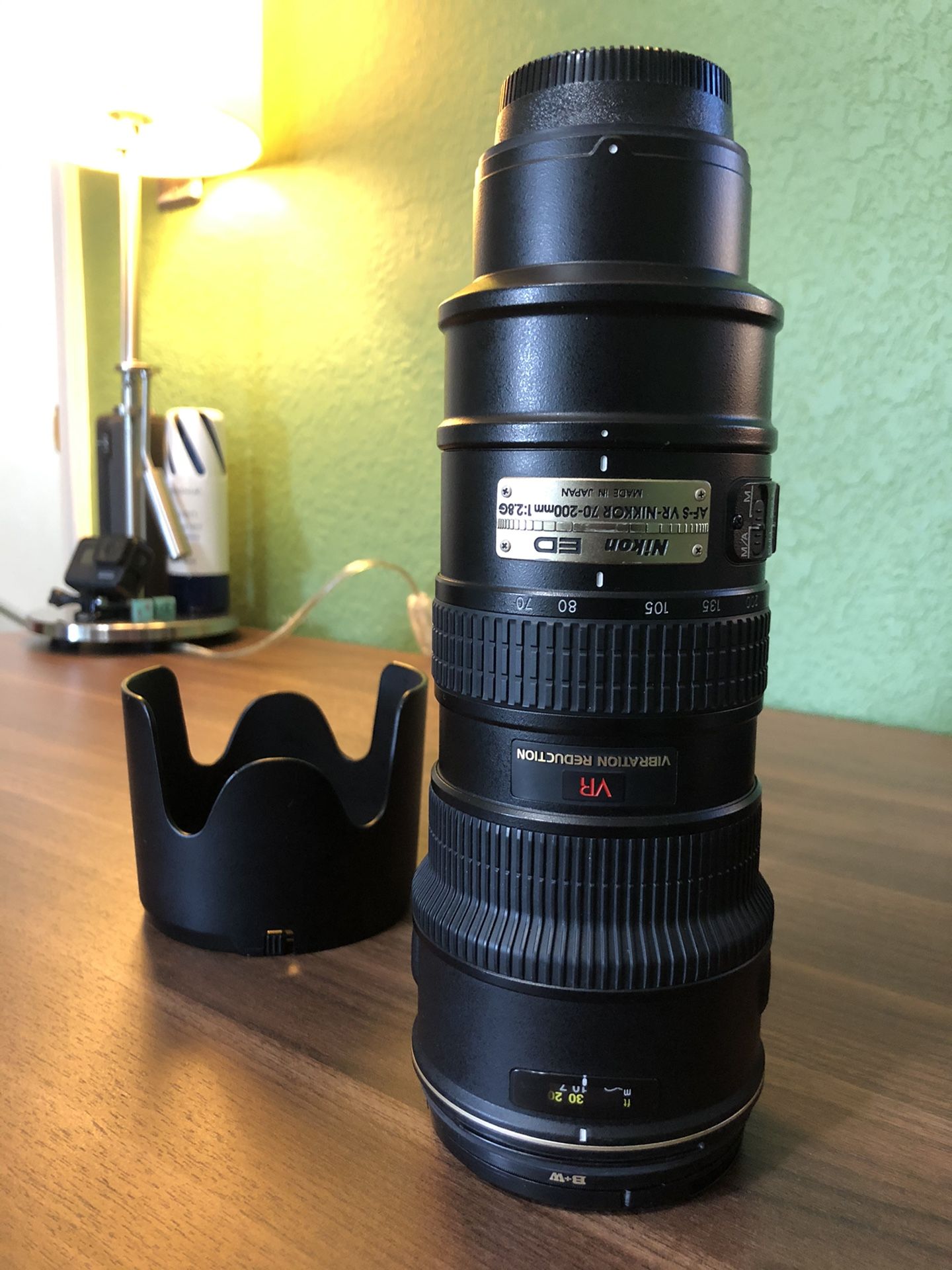 PROFESSIONAL Nikon NIKKOR 70-200 mm F2.8G AF-S Lens With Caps, hood & B+W filter