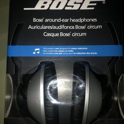 Bose Around Ear Headphones 