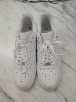 White air force 1's (Forces) 9 1/2