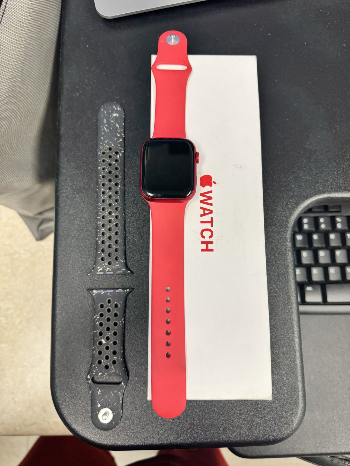 Apple Watch Red Series 9 45mm GPS+ Cellular 