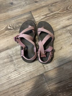 Women’s 7 Chaco Cloud Shoes 