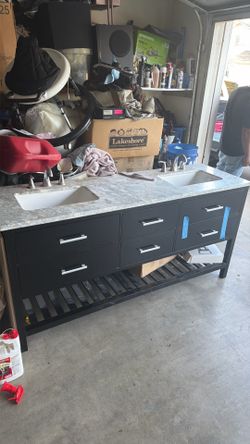 Double sink master bedroom