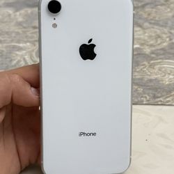 Apple iPhone XR (iCloud Locked)