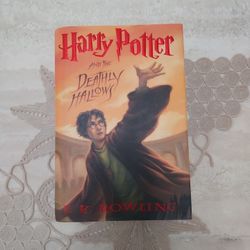Harry Potter AND THE DEADLY HALLOWS Year 7 J.K. Rowling Hard Cover Wonderful Condition 