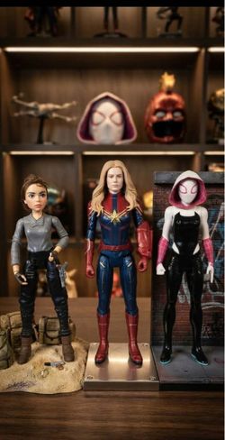 Marvel Action Figure Lot: Captain Marvel, Spider-Gwen & Star Wars Fashion Doll