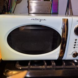 Nostalgia Microwave 