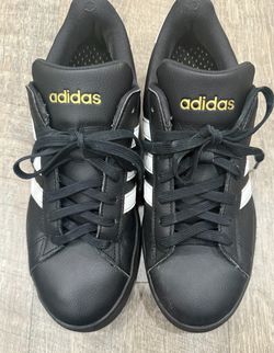 Men’s Tennis Shoes* Size 8 1/2 * $10