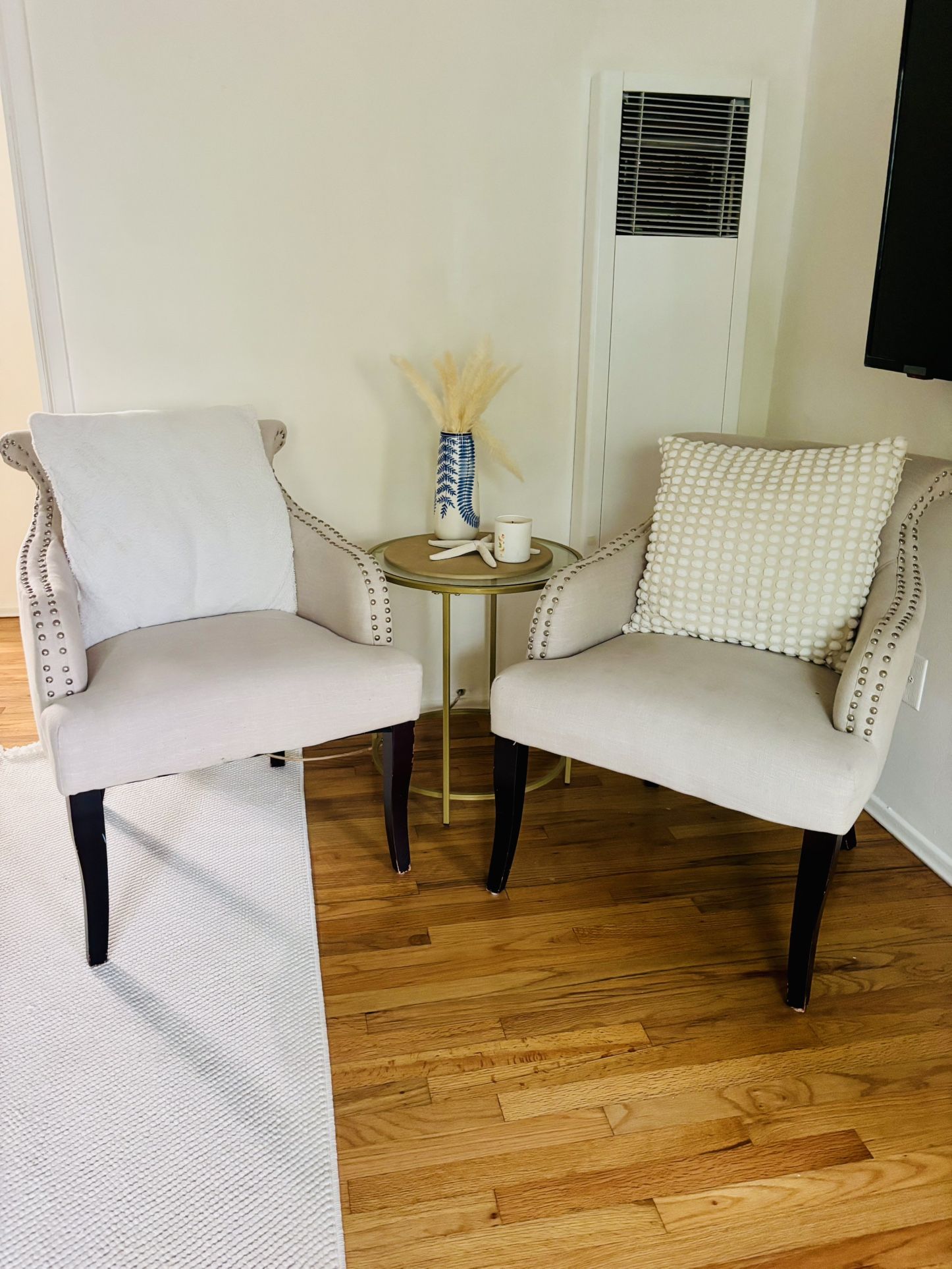 Accent Chairs