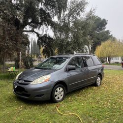 2006 Toyota Sienna 