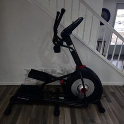 Schwinn 430 Elliptical 