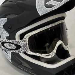 SixSixOne  motorcycle helmet with Oakley glasses
