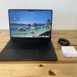 Brand New 2025 M5 14” MacBook Pro 10C/10C 512GB / 16GB Space Black 