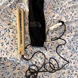 Kipozi Hair Straightening Tool - Gold Color With A Bag