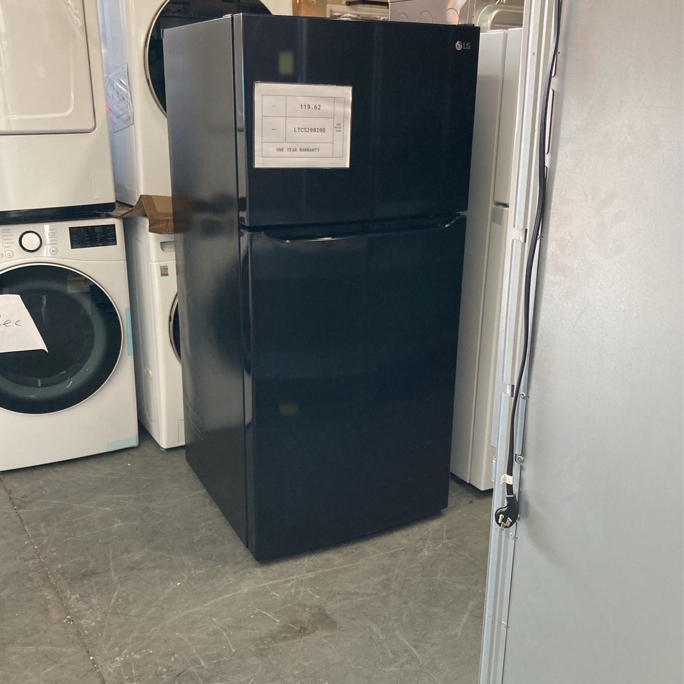 LG 20 Cu. Ft. Top Freezer Refrigerator - Black