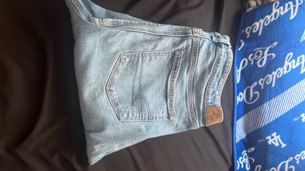 american eagle mom jeans