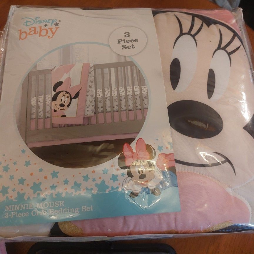 Minnie Mouse Crib Set