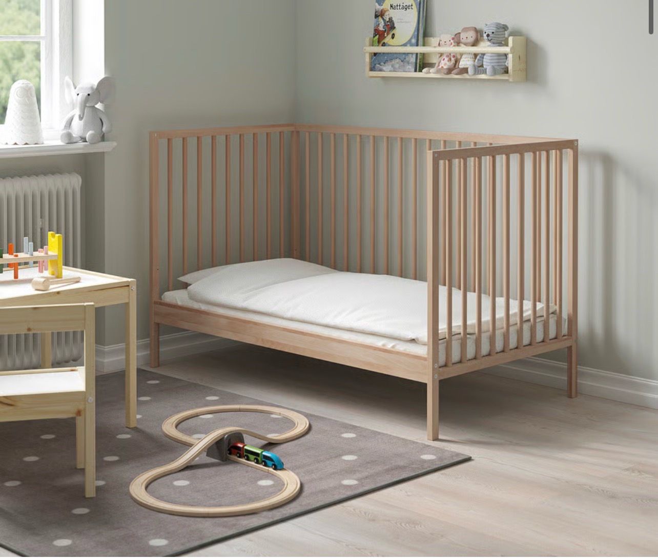 Crib Ikea SNIGLAR with mattress+sheets