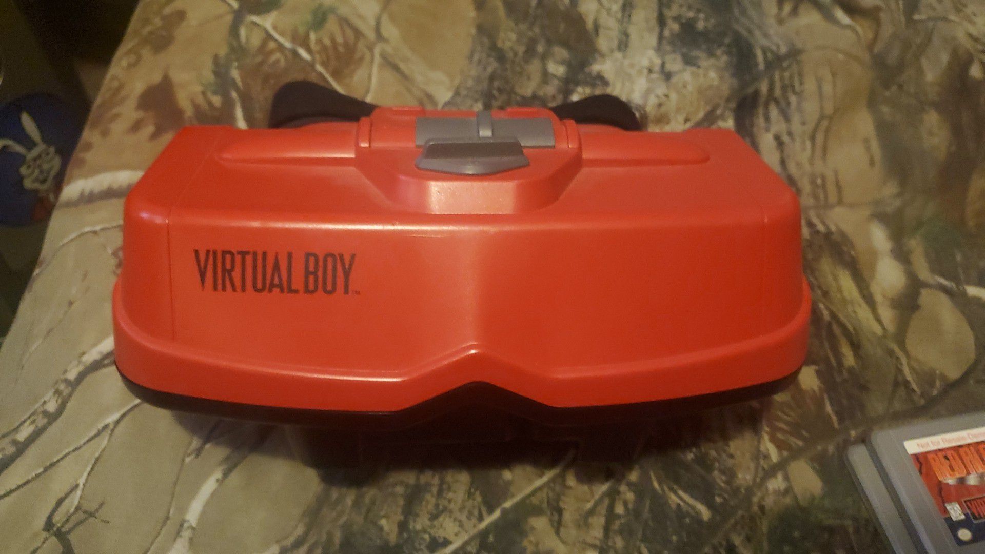 Nintendo Virtual Boy Demo unit RARE!!!!