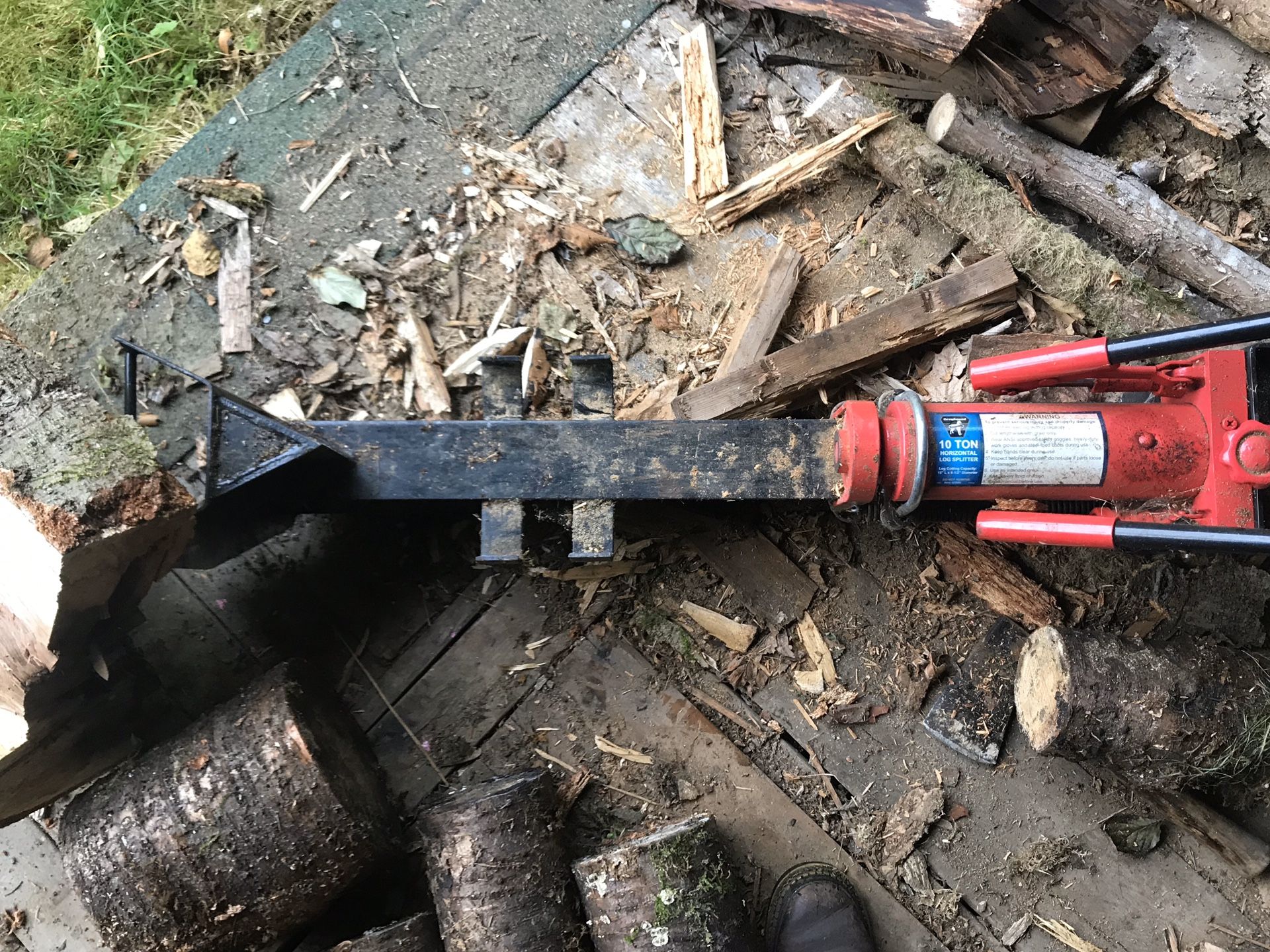 Harbor Freight 10 Ton Log Splitter for Sale in Olalla,