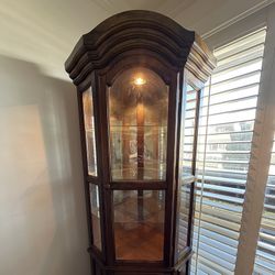 ✨ Corner Glass Curio / Display Cabinet – Lighted, Solid Wood, Space-Saving ✨