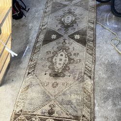 Authentic Persian Rug. vintage . 
