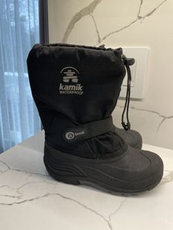 Kamik winter boots size 2