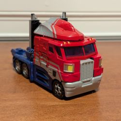 Transformers Classics Robots in Disguise 2006 Optimus Prime Voyager Class Figure