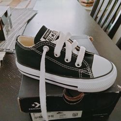 CONVERSE CHUCKS!!!!TODDLER 6