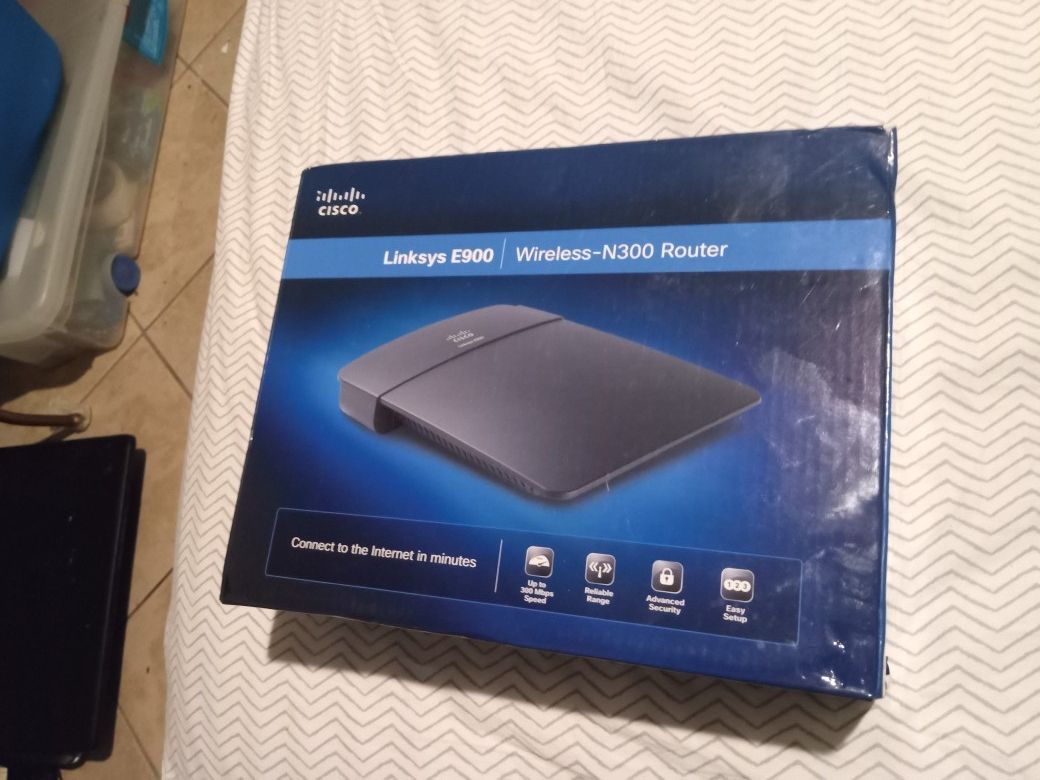 Cisco Linksys E900 Wireless-N300 Router