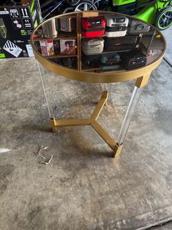 Round table like new
