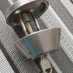 (SB - 11)  DOOR LOCK w/Key