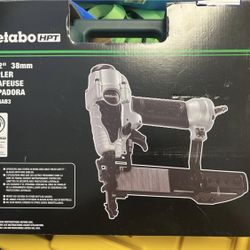 Metabo 18 -Gauge 1/4-in Narrow crown Finish Pneumatic Stapler