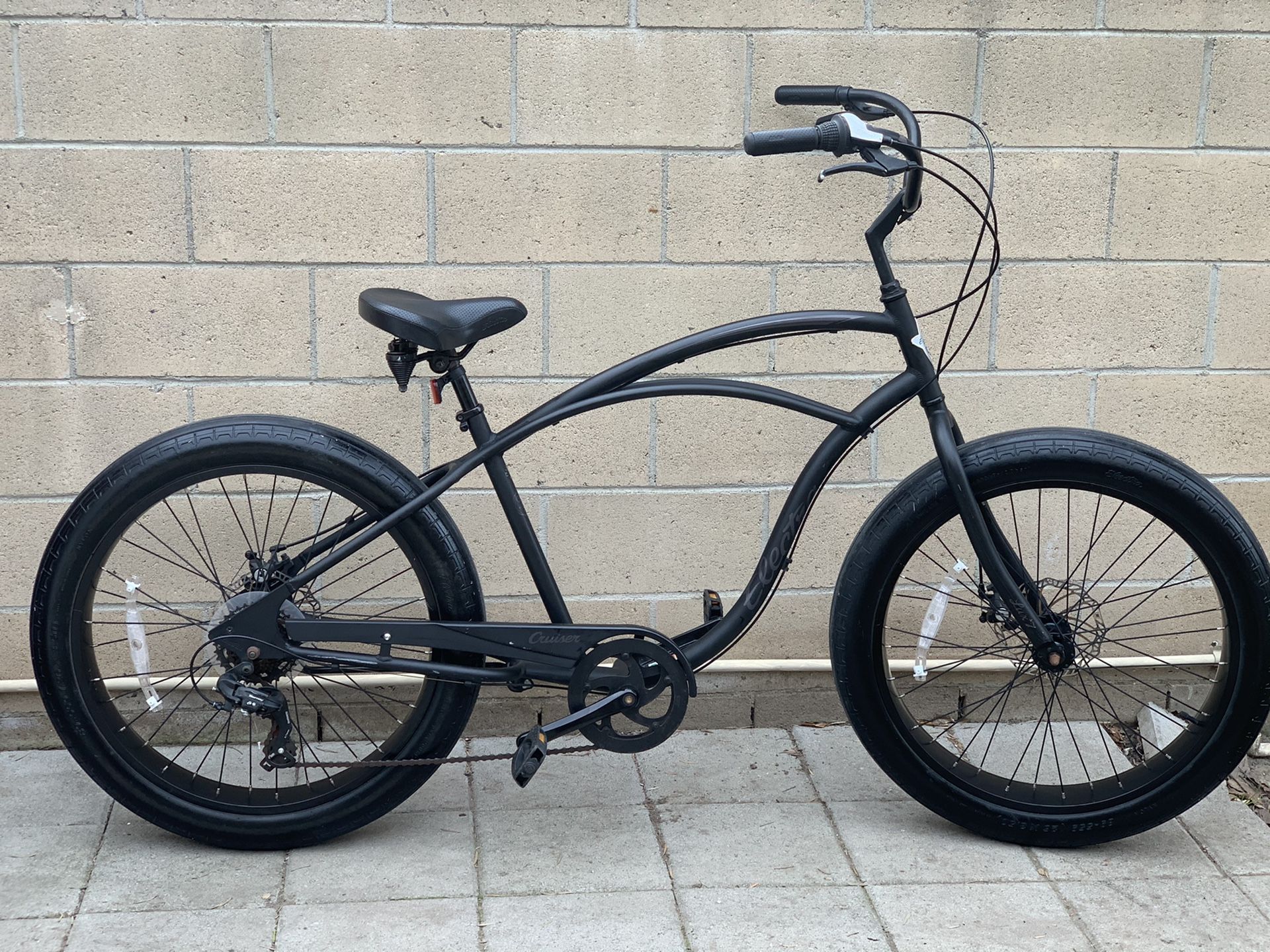 Electra Beach cruiser Lux Fat tire 7D for Sale in Anaheim, CA OfferUp