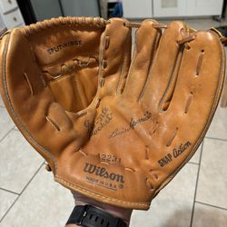 Vintage Wilson A2231 Luis Aparicio Leather Baseball Glove