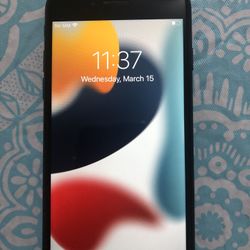 Apple iPhone 7 32GB Unlocked For Any Carrier Like New!