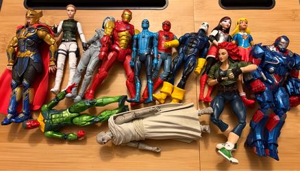 13 Marvel Legends & DC Multiverse Action Figures - Hero Lot